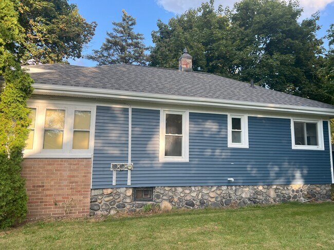 Building Photo - 253 Avenue A