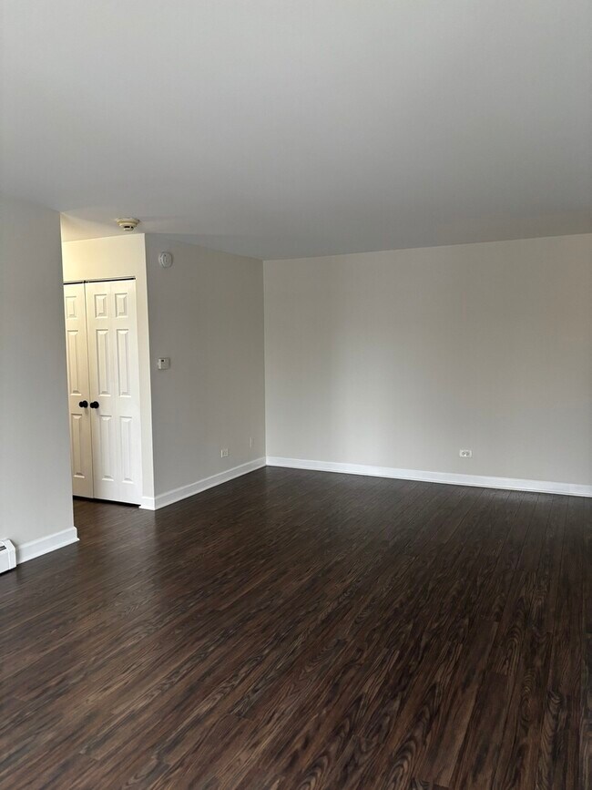 Building Photo - 801 E Miner St