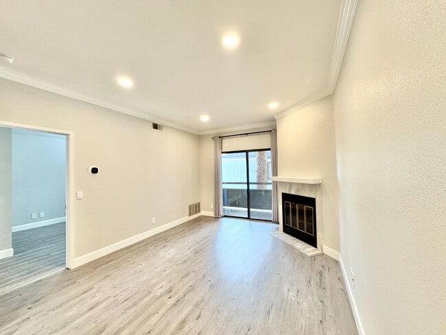 Building Photo - 1856 Tradan Dr