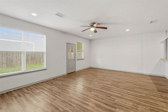Building Photo - 634 Magnolia Bend