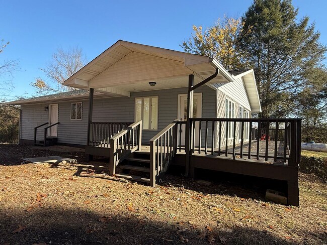 Foto del edificio - Newly renovated 3 Bedroom 3 Bathroom Home ...