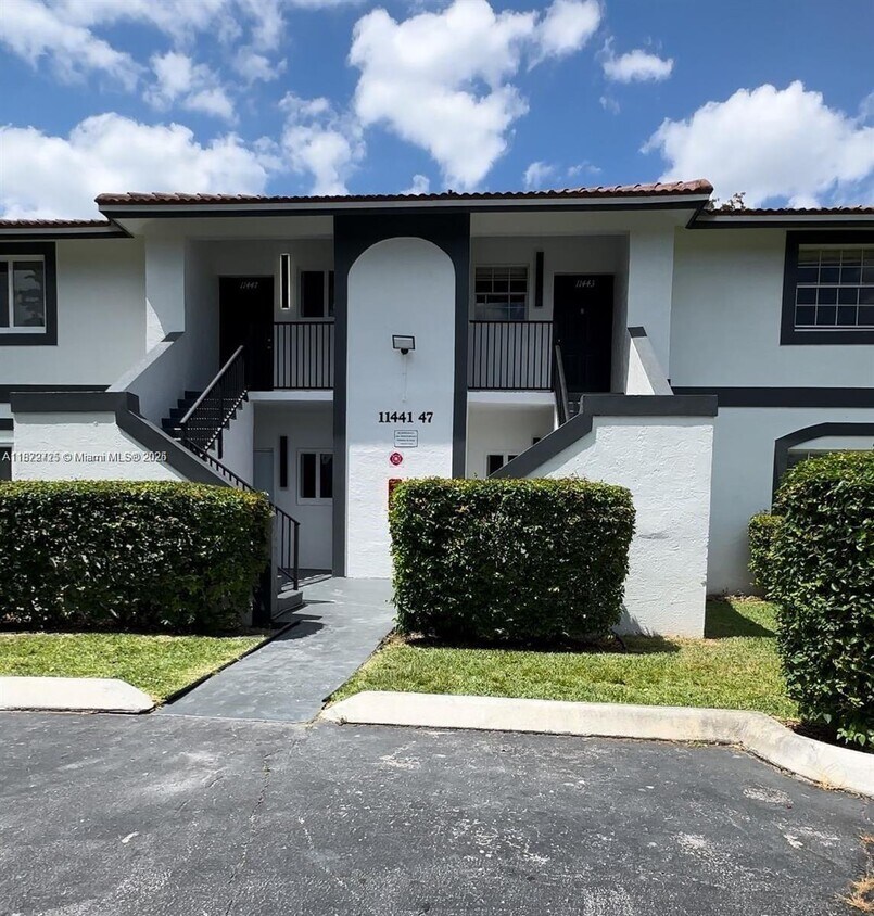 Foto principal - 11441-11447 NW 45th St