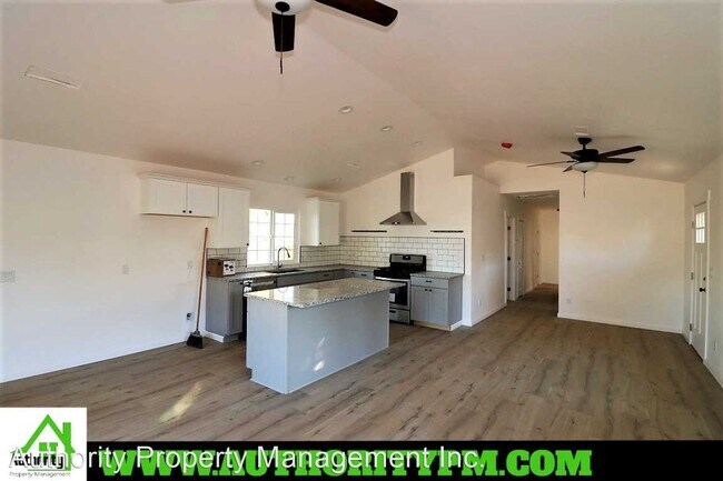 Foto del edificio - 3 br, 2 bath House - 4140 Chico St