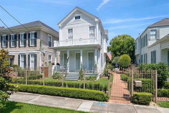 Building Photo - 1115 Henry Clay Ave