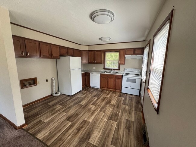 Building Photo - 586 Hutchens Rd