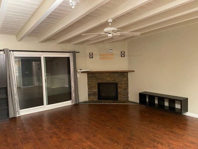 Photo - Fully Upgraded Townhouse, 2 miles from Beach (Redondo Beach)