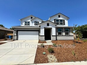 Building Photo - 1372 Redford Wy