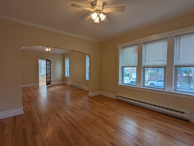 Building Photo - 1647 Oak Park Ave