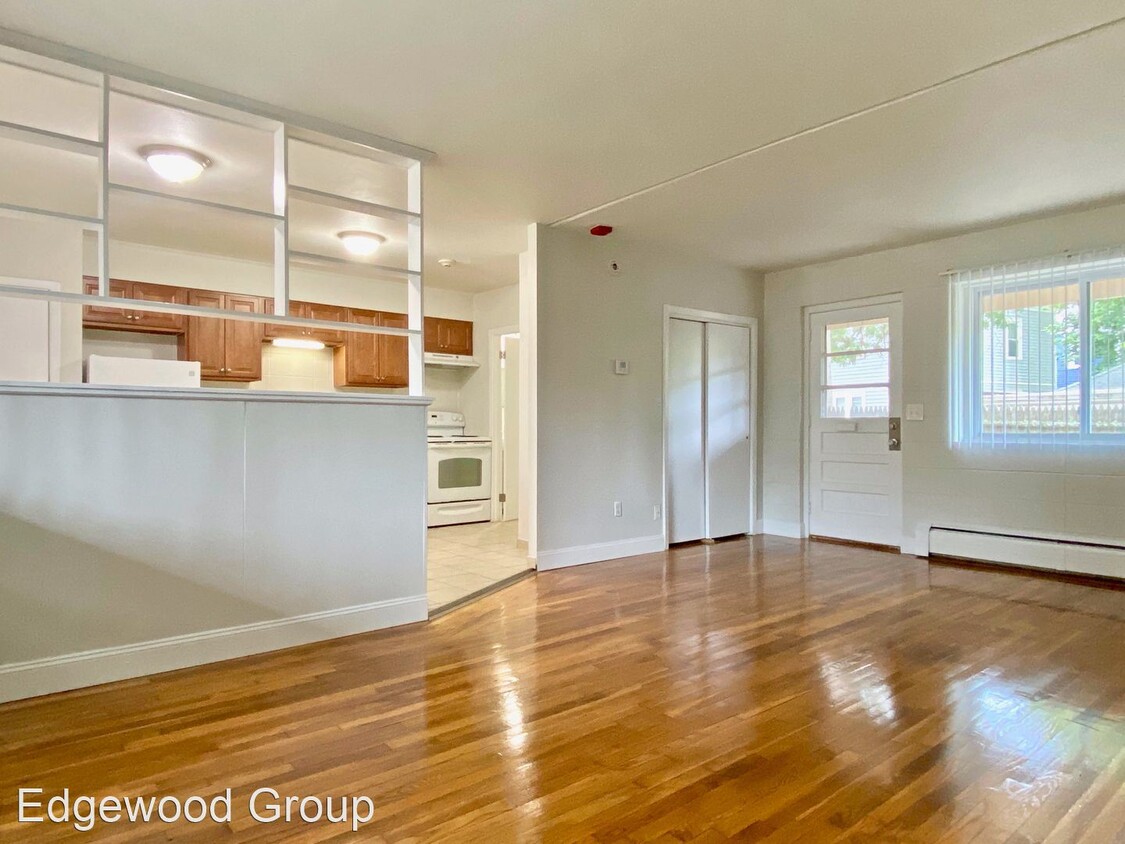 Foto principal - 1690 Broad St