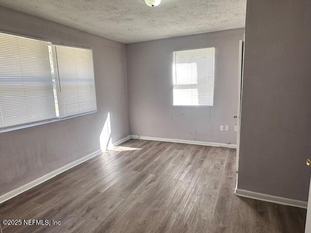 Foto del edificio - 2604 Larsen Rd