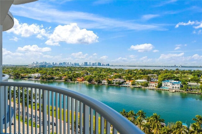 Foto del edificio - 5401 Collins Ave