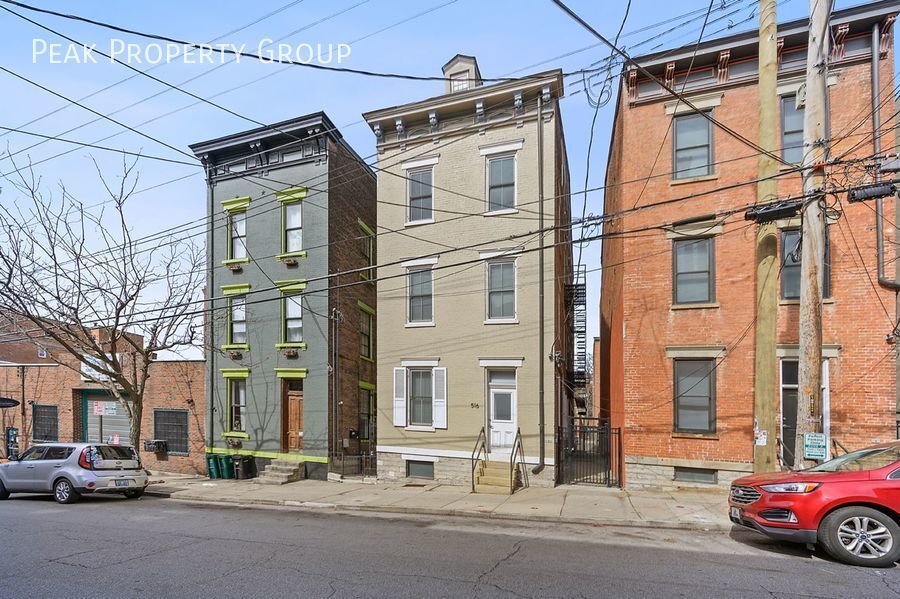 Primary Photo - Posh 1 bedroom located in the Pendleton Di...