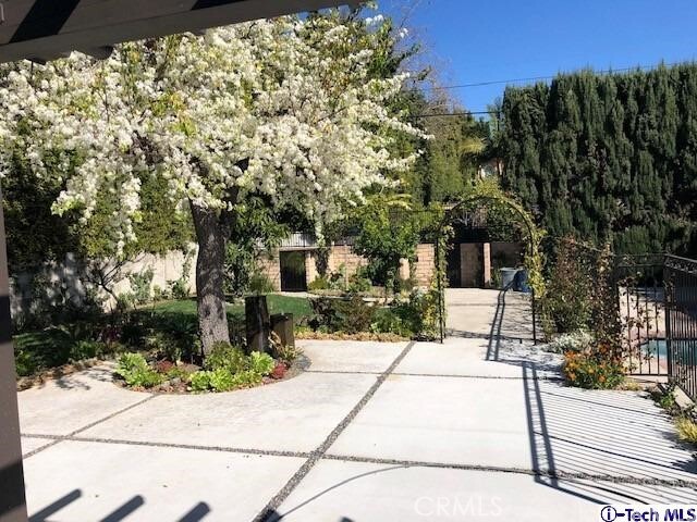 Foto principal - 706 N Camden Dr