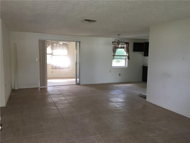 Building Photo - 5416 Tammy Ln