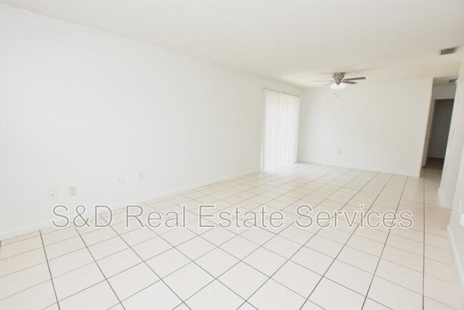 Building Photo - 4745 Dimbath Dr