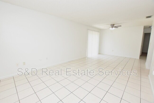 Foto del edificio - 4745 Dimbath Dr