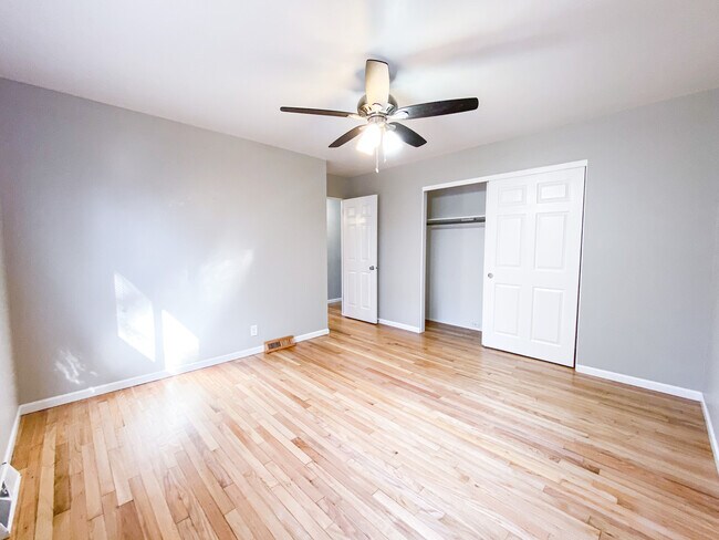 Foto del edificio - 905 Magnolia Ln