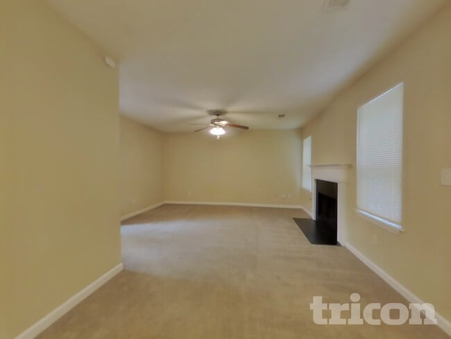 Building Photo - 3853 Sunview Dr NW