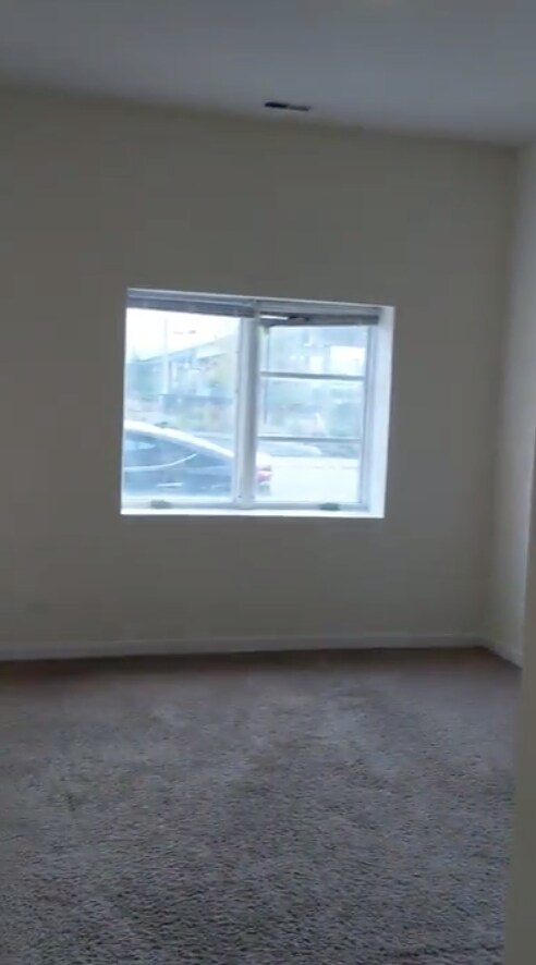 Building Photo - 1712 W Warren Blvd