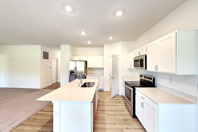 Photo - 842 Holmdale Dr House