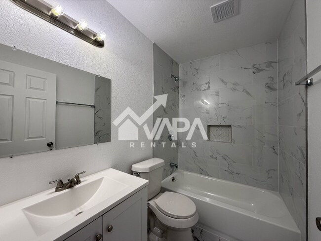 Foto del edificio - 10815 Green Heights Dr