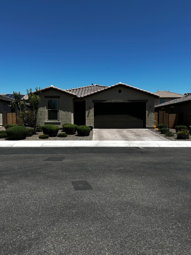 Building Photo - 18020 W Orchid Ct