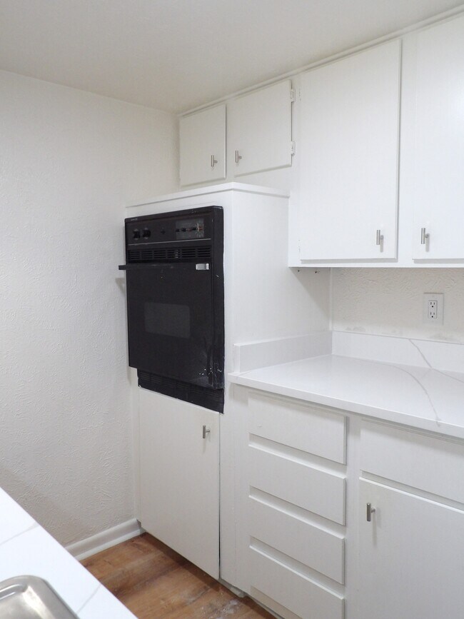 Building Photo - 4319 Buena Vista St