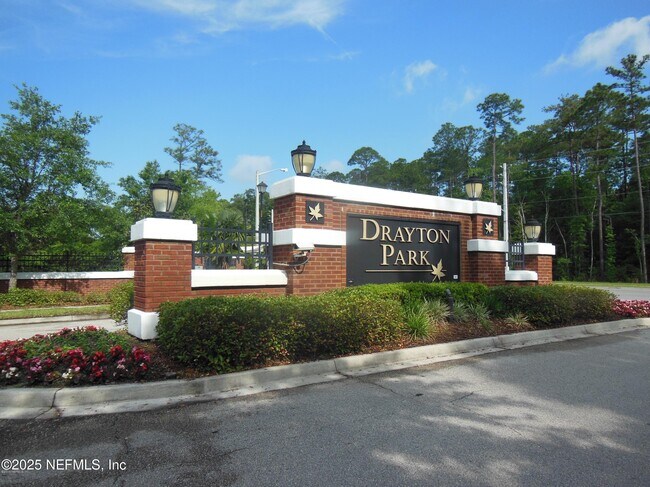 Foto del edificio - 3483 Lone Tree Ln