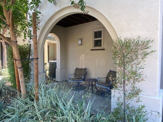 Building Photo - Victoria Gardens Three Bedroom Condo