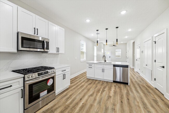 Building Photo - 8130 Sunbury St