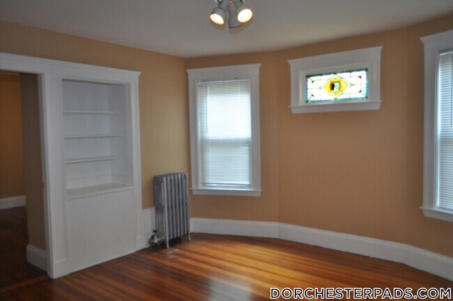 Building Photo - 105 Draper St