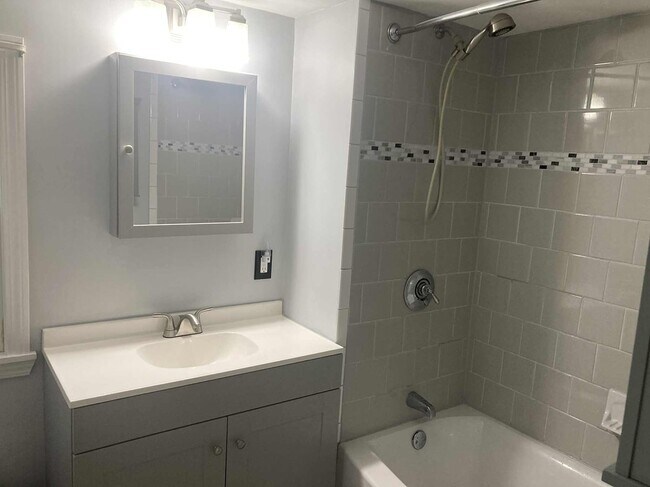 Foto del edificio - 77 Lovewell Pond Rd