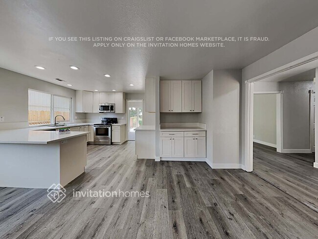 Foto del edificio - 2701 Hillcrest Dr