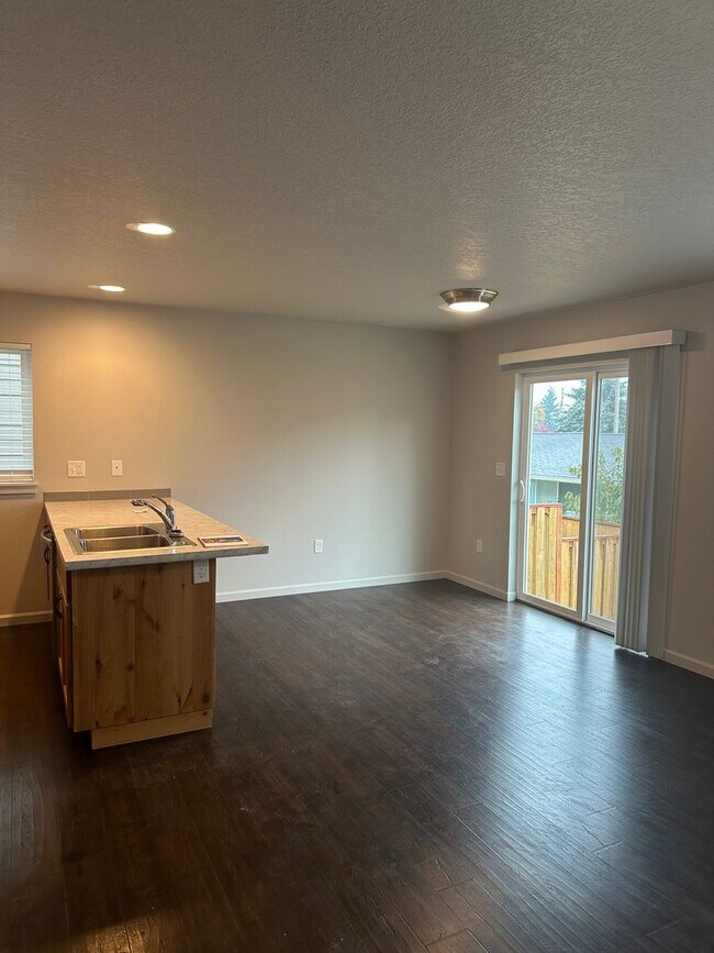 Foto del edificio - Available now! 3 bedroom ~ 2.5 Bathroom st...