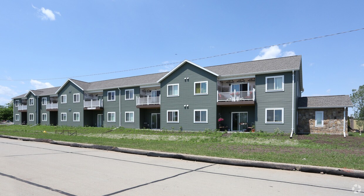 Foto del edificio - 3421-3445 Logan Dr