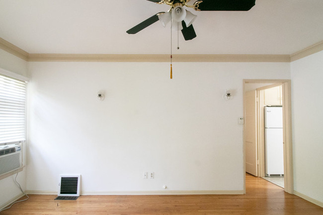 Living room - 1603 Westholme Ave