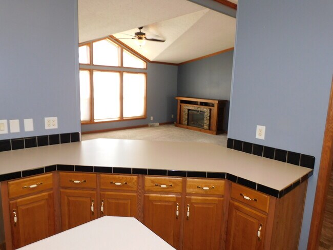 Building Photo - 12826 Oakwood Trail SW