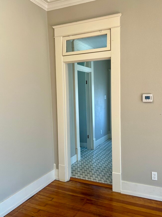 Building Photo - 2115 Johnson St