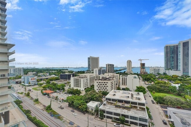 Building Photo - 121 NE 34th St