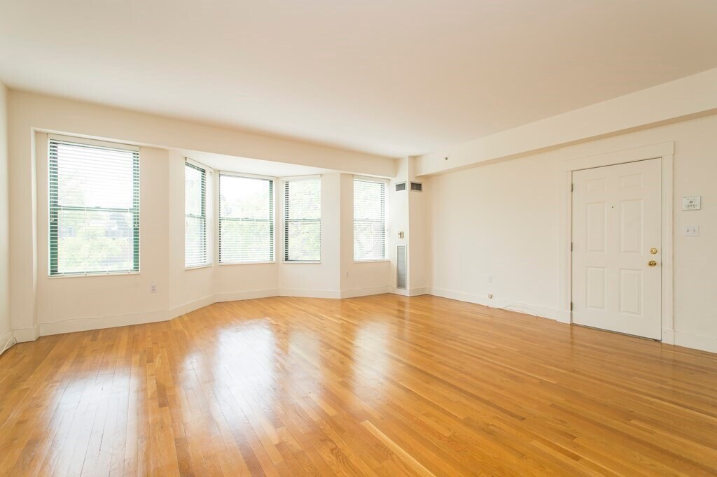 Foto principal - 78-96 Broadway St