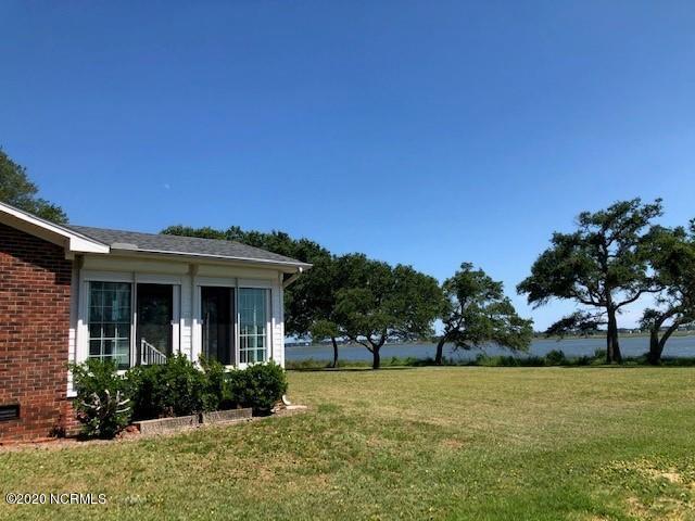 Building Photo - 229 Club Point Dr