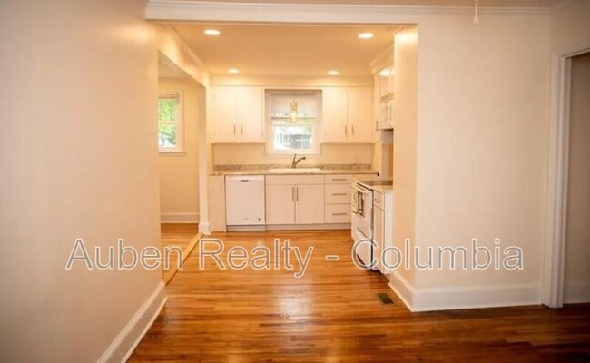 Building Photo - 1420 S Kilbourne Rd