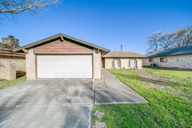 Foto del edificio - 3- Bedroom with In-Ground Pool!