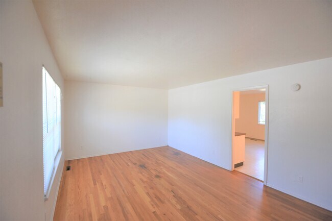 900 Morgan - 900 Morgan Dr
