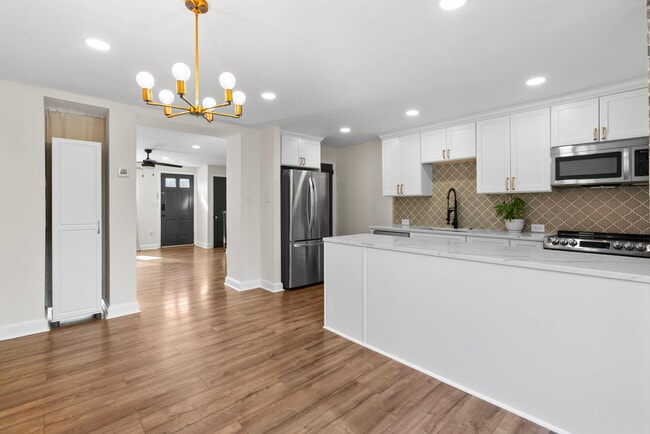 Building Photo - 720 Shaw Ave