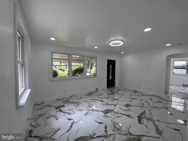 Foto del edificio - 682 Rennard St