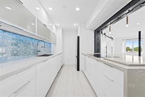 Foto del edificio - 877 NE 195th St