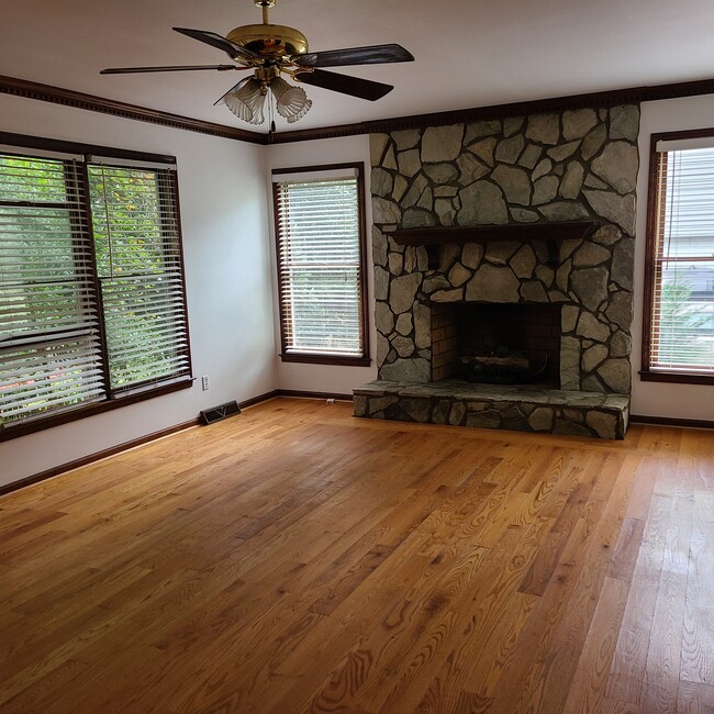 Living Area - 212 Squires Creek Rd