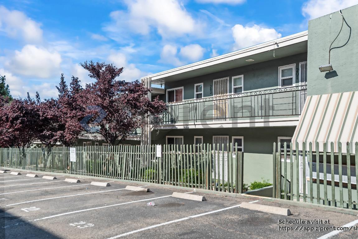 Foto principal - 24035 2nd St