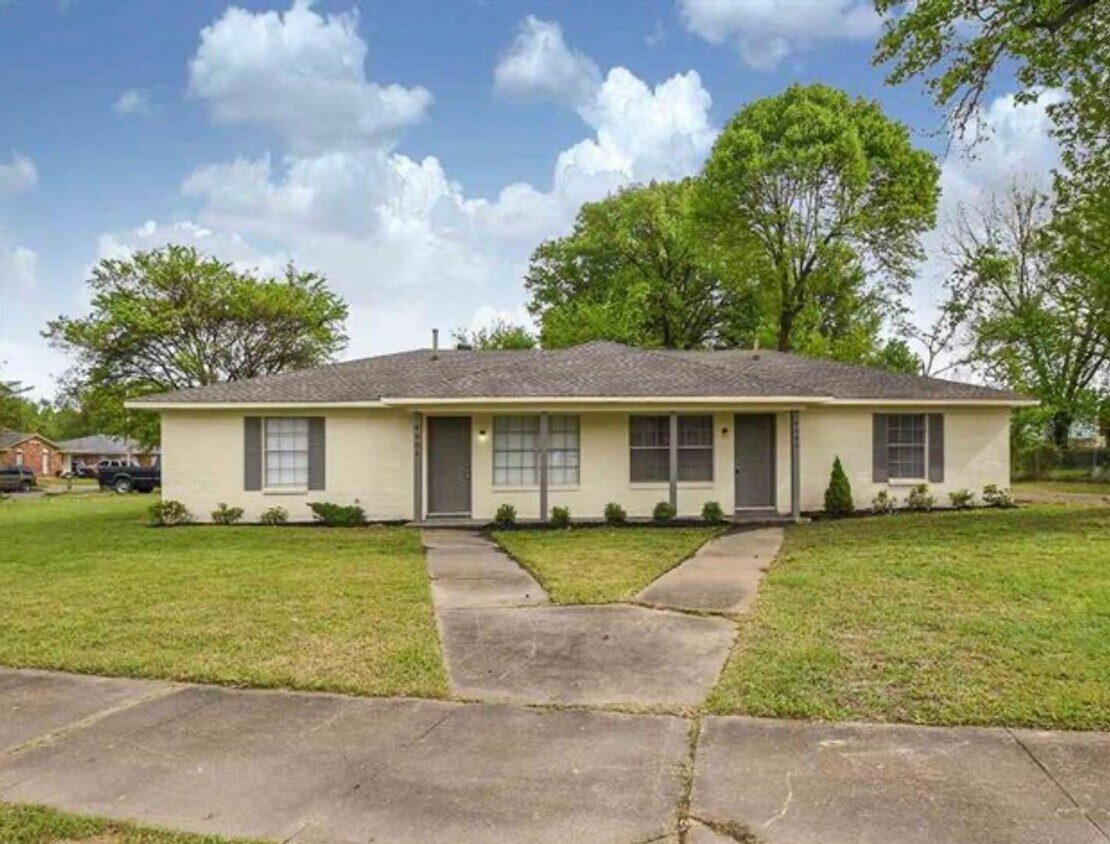 Primary Photo - Duplex